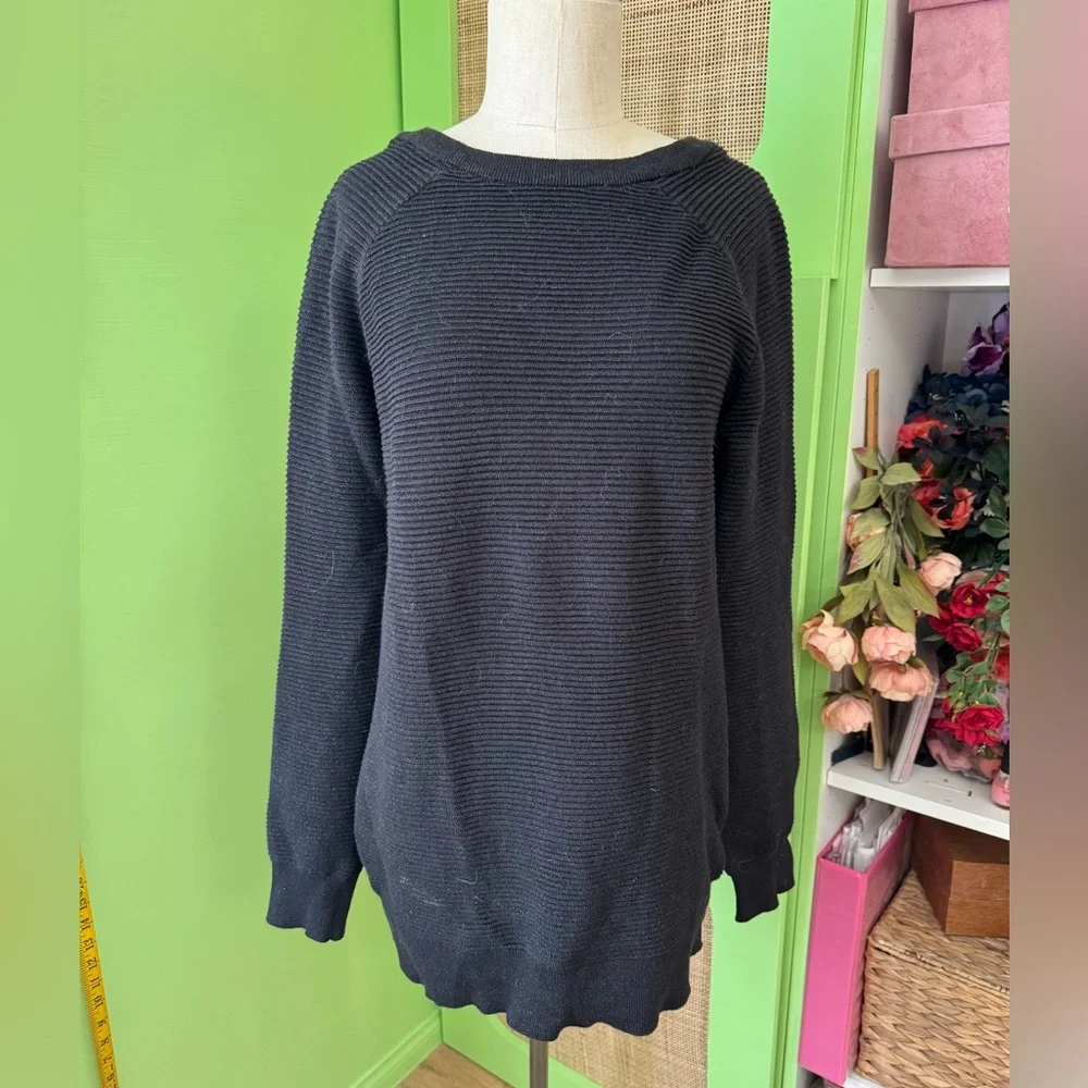 Oversized Open Back Sweater - Picture 2 of 5